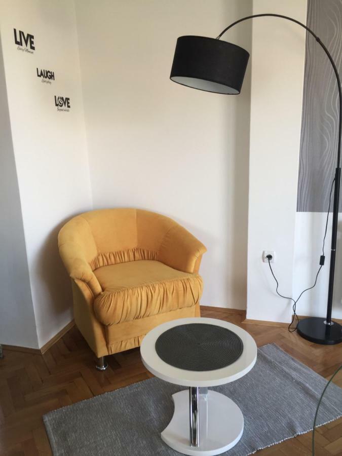 Apartman Studio Sonas 3 With Free Private Parking Karlovac Bagian luar foto